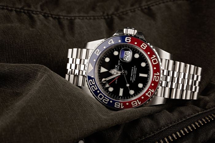 How to Buy a Pre-Owned Luxury Rolex: A Comprehensive Guide