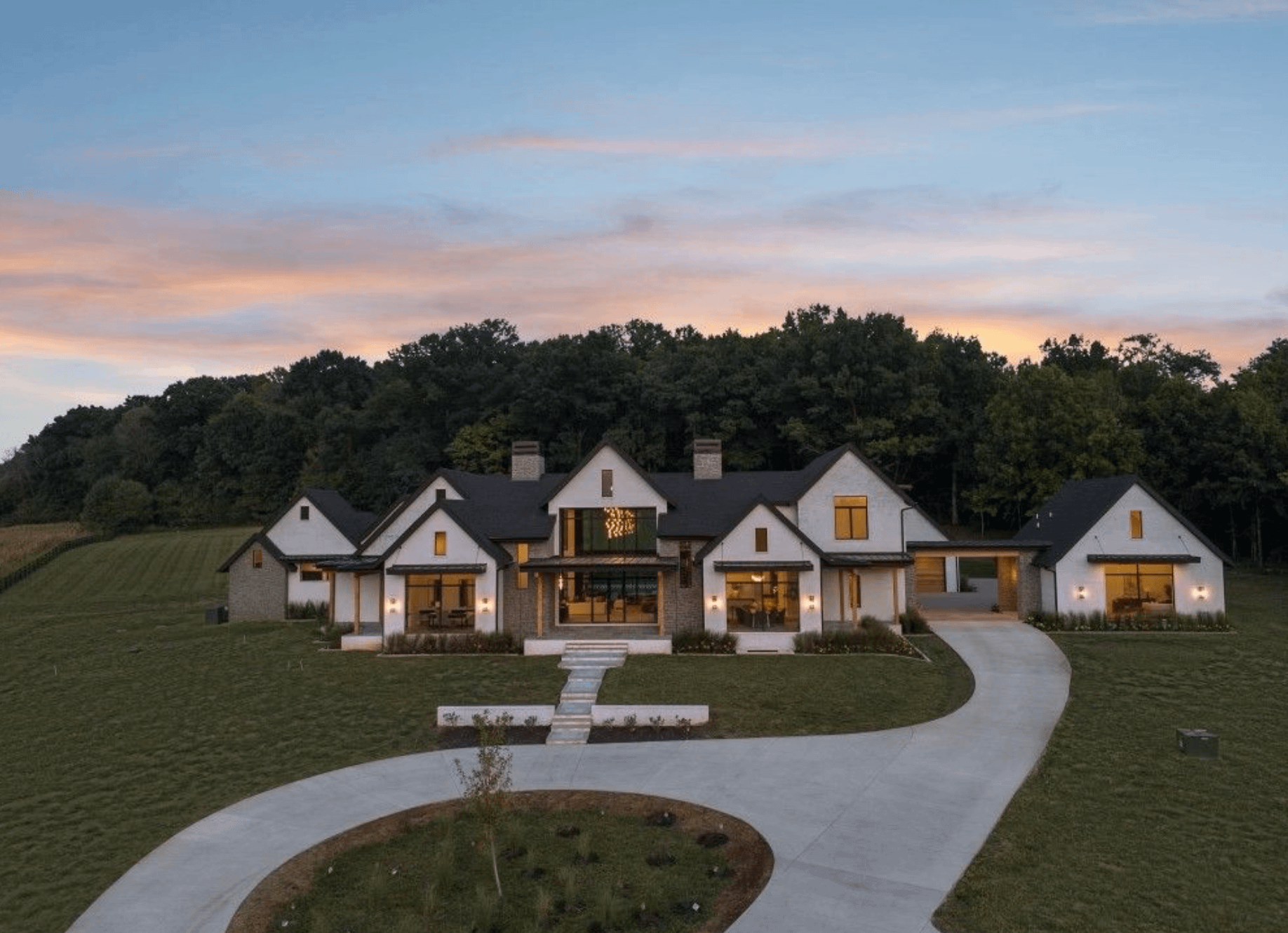 Stunning Tennessee New Build on 22 Acres (PHOTOS)