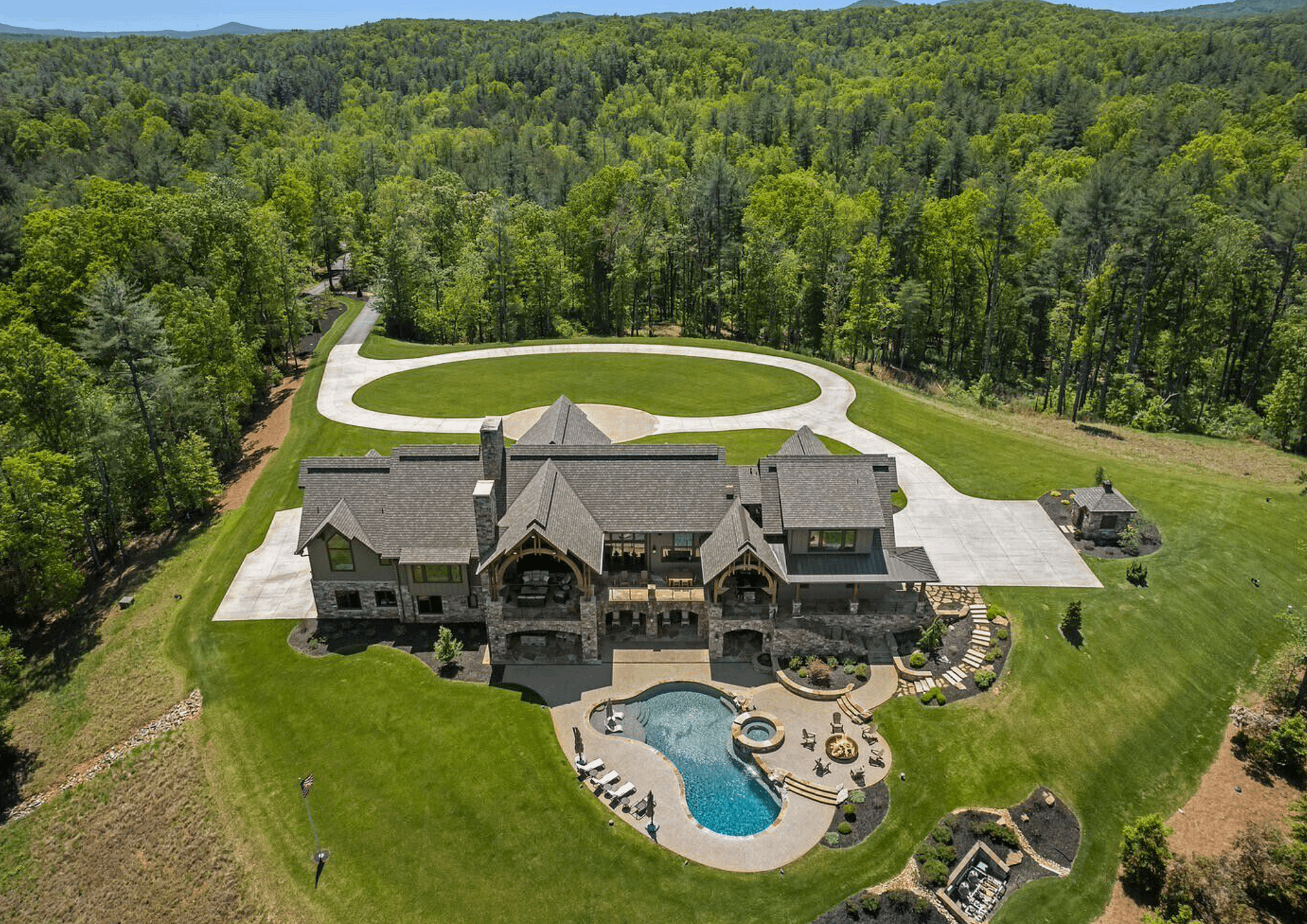 Luxury Home On 14 Acres In Georgia (PHOTOS)