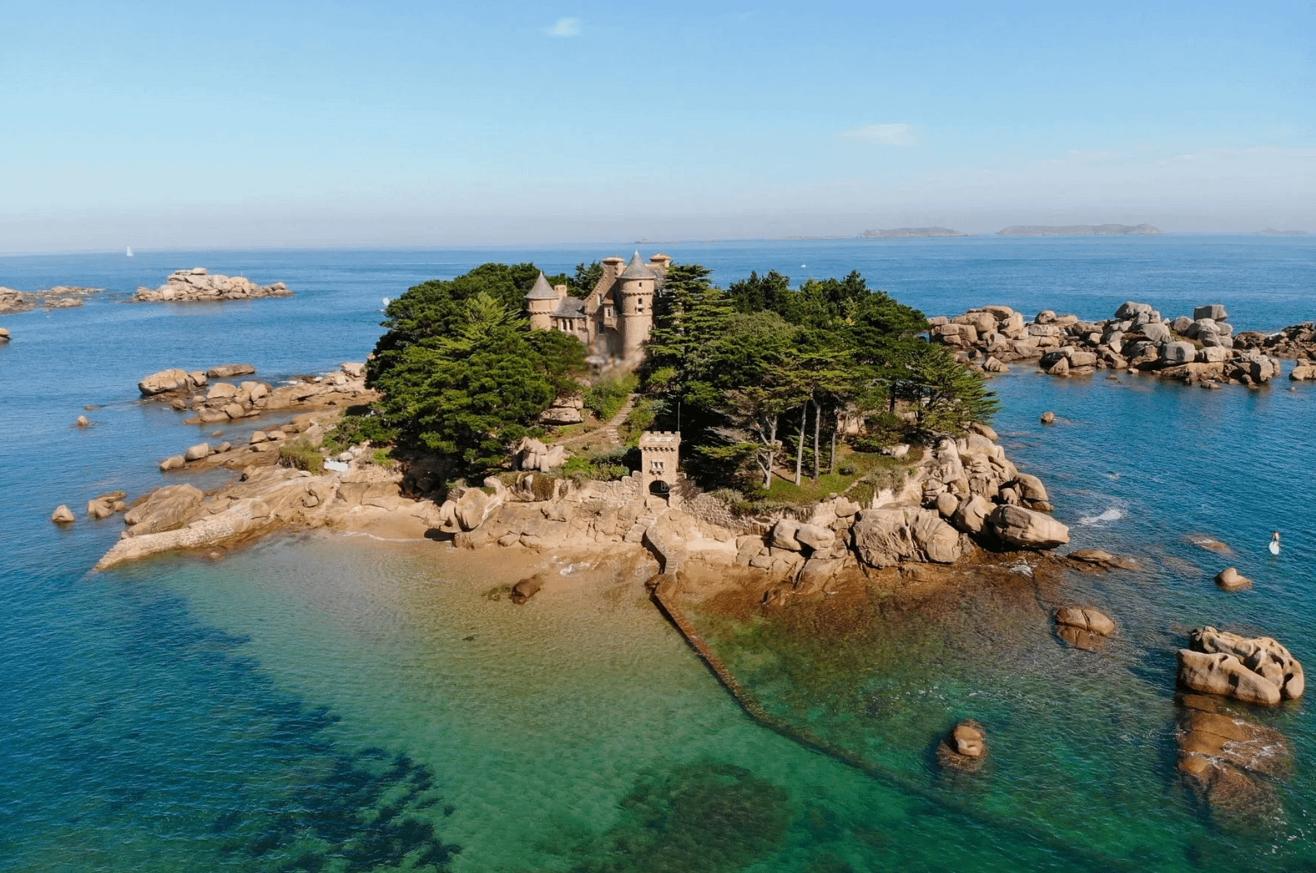 Private Island In France With Historic Chateau (PHOTOS)